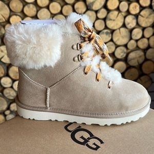 Ugg Mini Alpine Lace